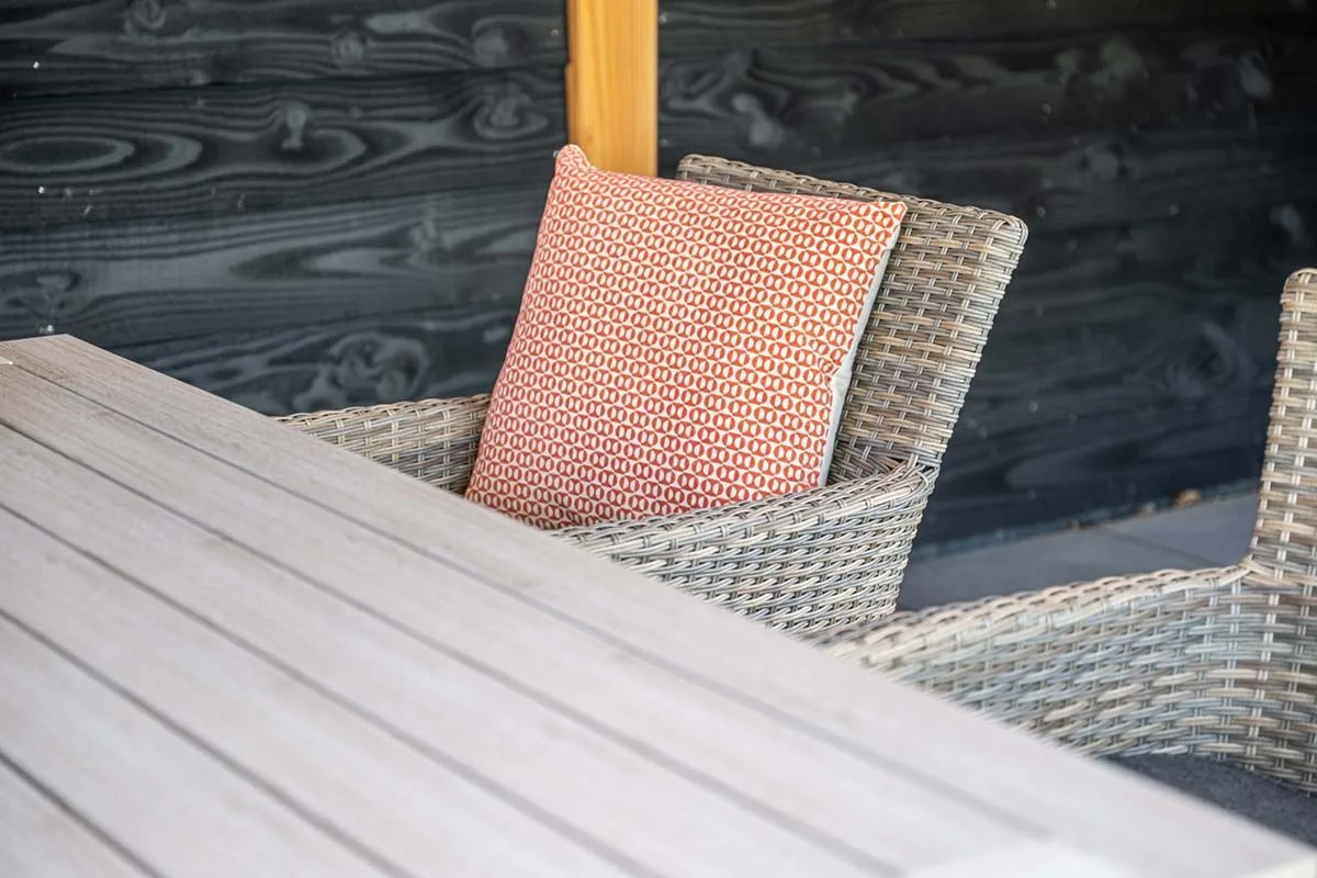 Vigo tafel - 160x90 cm - carbon black - light teak Vironwood Vigo tafel - 160x90 cm - carbon black - light teak Vironwood