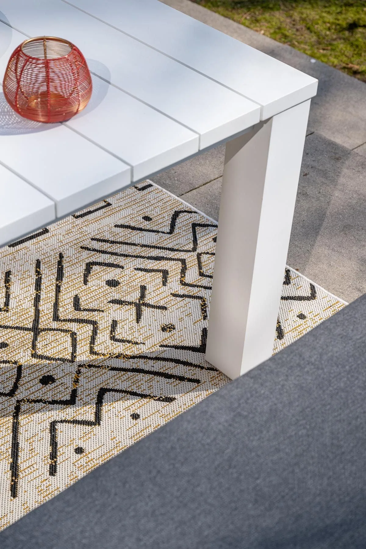 Cube lounge dining tafel - 115,5 x 115,5 cm - mat wit