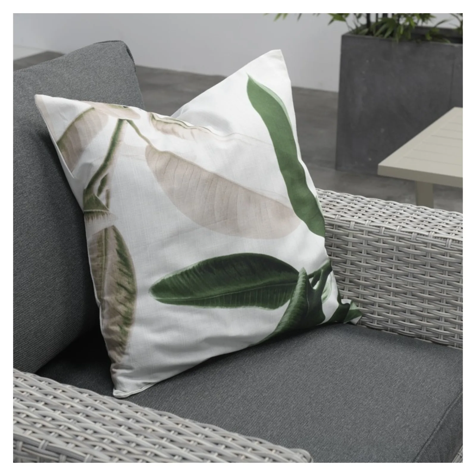Orangebird lounge tuinstoel wicker- vintage grey - reflex black 6